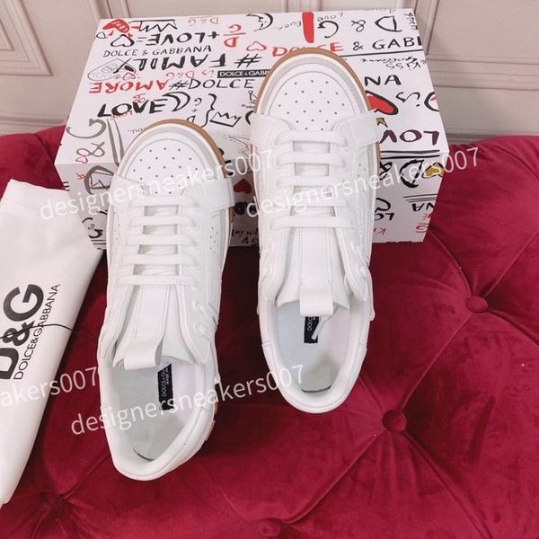 2022 triple s mens womens casual shoes colorful white black low make old combination boots sports size eur 35-45
2022 triple s mens womens casual shoes colorful white black low make old combination boots sports size eur 35-45