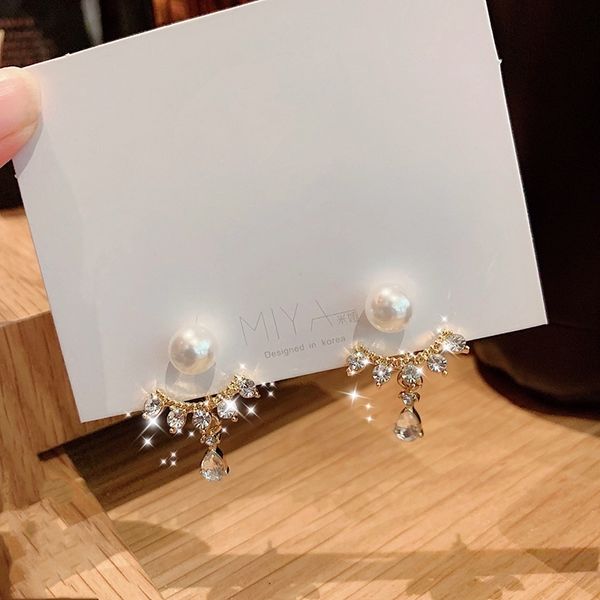 2020 new advanced silver needle fashion net red simple versatile earrings temperament female minority ear accessories, Black
2020 new advanced silver needle fashion net red simple versatile earrings temperament female minority ear accessories, Black