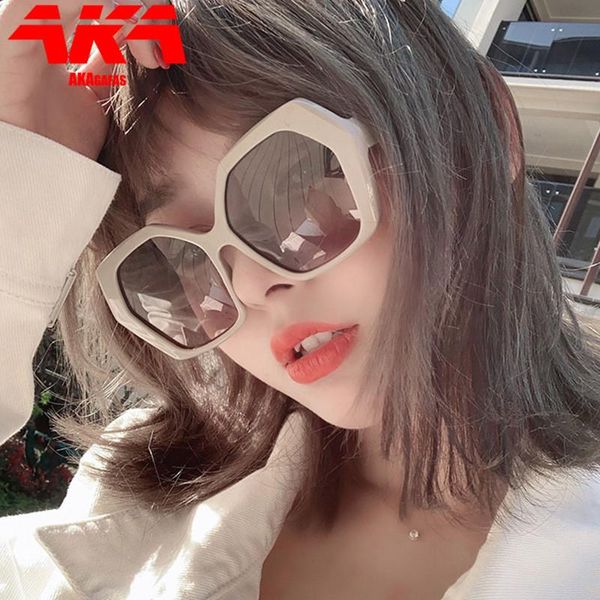 sunglasses akagafas vintage women 2021 oversized glasses for women/men luxury feminino, White;black
sunglasses akagafas vintage women 2021 oversized glasses for women/men luxury feminino, White;black