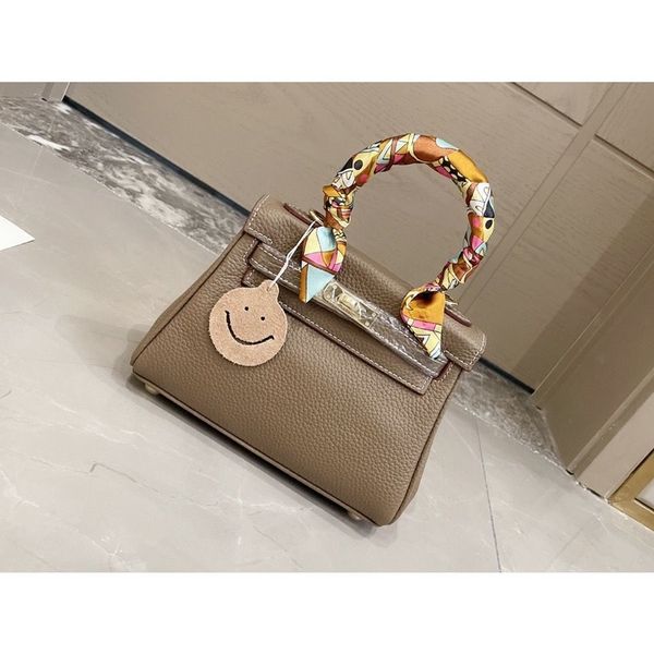 mini second generation kelly bag women's 2021 new fashionable lychee grain head layer cowhide single shoulder bag messenger zlyluxury s
mini second generation kelly bag women's 2021 new fashionable lychee grain head layer cowhide single shoulder bag messenger zlyluxury s