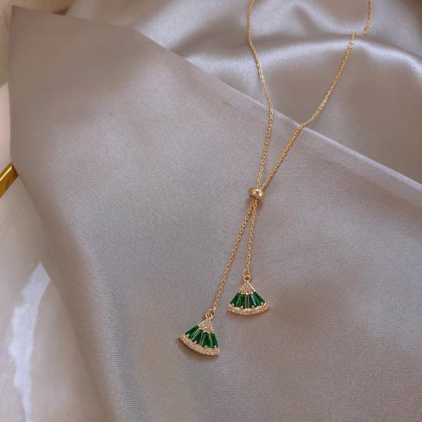 chokers luxury female green zircon fan shape pendant necklaces for women fashion jewelry gift, Golden;silver
chokers luxury female green zircon fan shape pendant necklaces for women fashion jewelry gift, Golden;silver