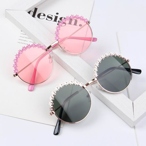 Fashion Children sunglasses Polarized metal frames Girls boys flower children Mirrors Baby glasses UV400 Summer beach Glasses wholesale, White;black
Fashion Children sunglasses Polarized metal frames Girls boys flower children Mirrors Baby glasses UV400 Summer beach Glasses wholesale, White;black