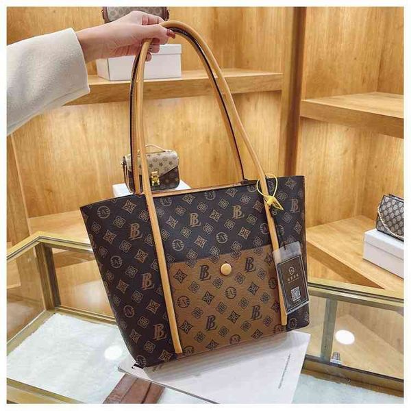 bags handbags wallets 2021 autumn winter fashion tote women's trend printed letter large capacity shoulder, Black;red
bags handbags wallets 2021 autumn winter fashion tote women's trend printed letter large capacity shoulder, Black;red