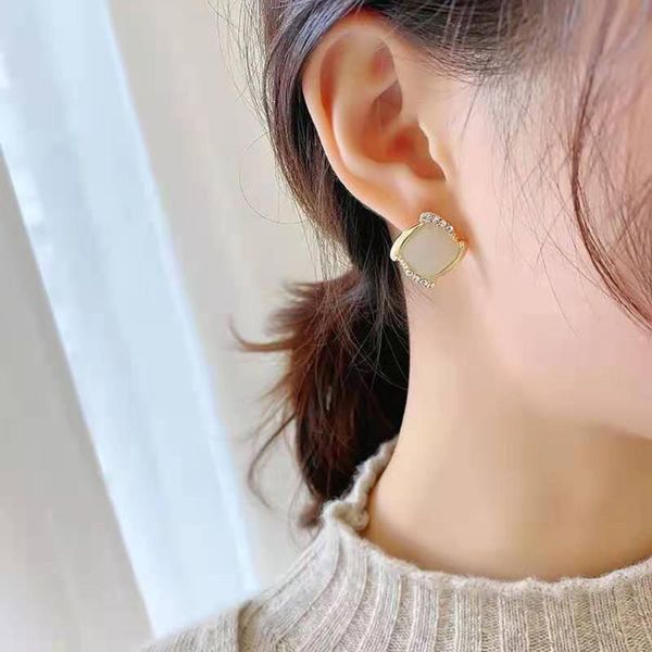 fashion temperament geometric square earrings 2021 trendy opal rhinestone women stud, Golden;silver
fashion temperament geometric square earrings 2021 trendy opal rhinestone women stud, Golden;silver