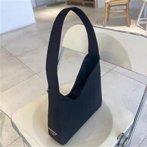 nylon irregular personality armpit autumn and winter new fashion portable single shoulder women's bag purse outlet
nylon irregular personality armpit autumn and winter new fashion portable single shoulder women's bag purse outlet