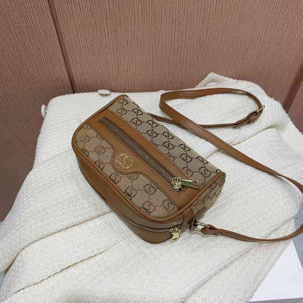fashion women's autumn new fashion versatile canvas single shoulder messenger mobile phone small square bag purses outlet
fashion women's autumn new fashion versatile canvas single shoulder messenger mobile phone small square bag purses outlet