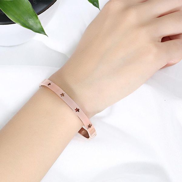 charm bracelets american five-pointed star hollow titanium steel bracelet rose gold does not fade fashion vb957, Golden;silver
charm bracelets american five-pointed star hollow titanium steel bracelet rose gold does not fade fashion vb957, Golden;silver