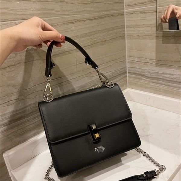 bags women luxurys fend hand new style willow nail small square chain strap portable one shoulder messenger bag simple calf leather zmm
bags women luxurys fend hand new style willow nail small square chain strap portable one shoulder messenger bag simple calf leather zmm