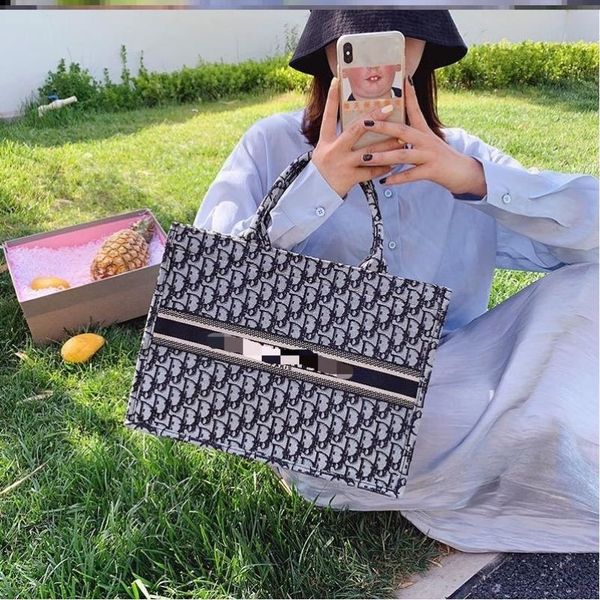 factory outlet luxury handbags and storage class commuter bag messenger canvas hand f exquisite 2021 new d home tote printed net red sa
factory outlet luxury handbags and storage class commuter bag messenger canvas hand f exquisite 2021 new d home tote printed net red sa