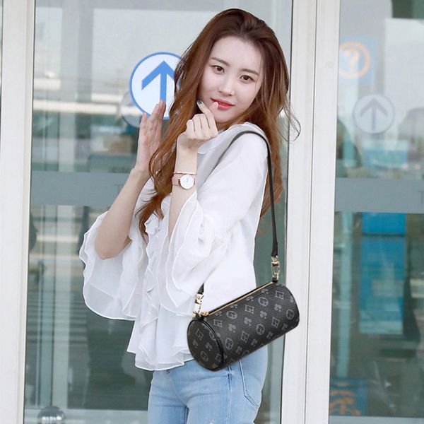 luxury women shoulder bag vintage printing mahjong pattern satchel crossbody bags barrel deisgn women bag pu leather mmm
luxury women shoulder bag vintage printing mahjong pattern satchel crossbody bags barrel deisgn women bag pu leather mmm