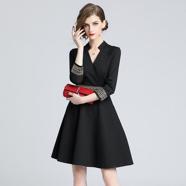 casual dresses plus size 2xl autumn women lady style embroidered v-neck dress 2021 pleated elegant vestido black, Black;gray
casual dresses plus size 2xl autumn women lady style embroidered v-neck dress 2021 pleated elegant vestido black, Black;gray