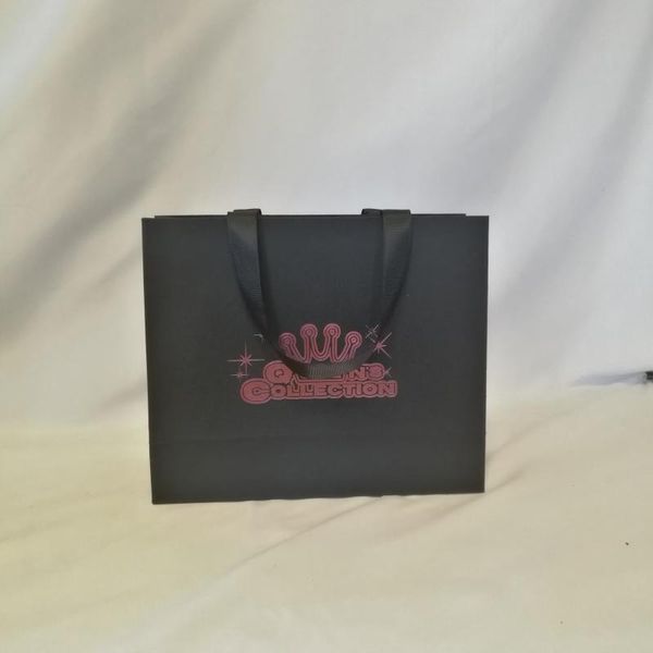 gift wrap 500pcs fashion 250g thick paper bag with customized logo and ribbon handle for shopping packing party
gift wrap 500pcs fashion 250g thick paper bag with customized logo and ribbon handle for shopping packing party
