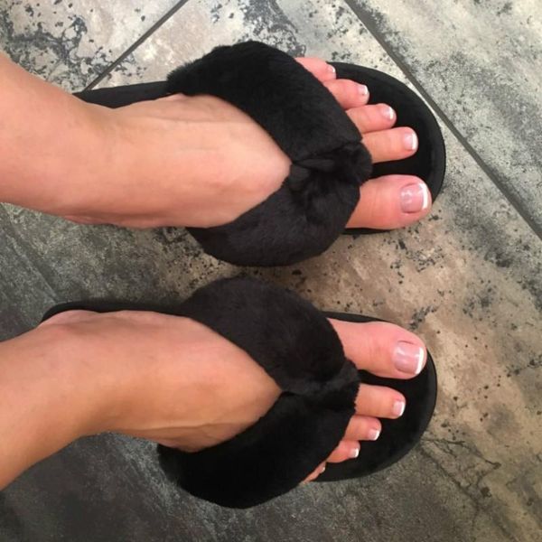slippers 2021 home floor slipper shoes super soft coral velvet fleeces flip flops japanese-style short plush solid warm, Black
slippers 2021 home floor slipper shoes super soft coral velvet fleeces flip flops japanese-style short plush solid warm, Black