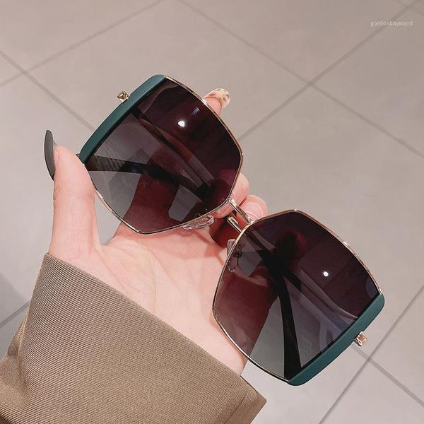 fashion vintage metal square sunglasses women brand designer gradient driving sun glasses female shades oculos feminino, White;black
fashion vintage metal square sunglasses women brand designer gradient driving sun glasses female shades oculos feminino, White;black