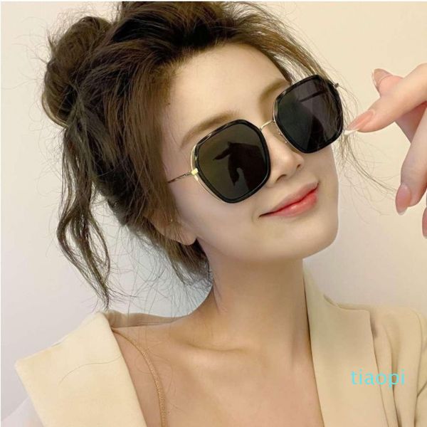 sunglasseskorean net red polarized women's trendy big frame sunglasses driving sun glasses 5816, Black
sunglasseskorean net red polarized women's trendy big frame sunglasses driving sun glasses 5816, Black