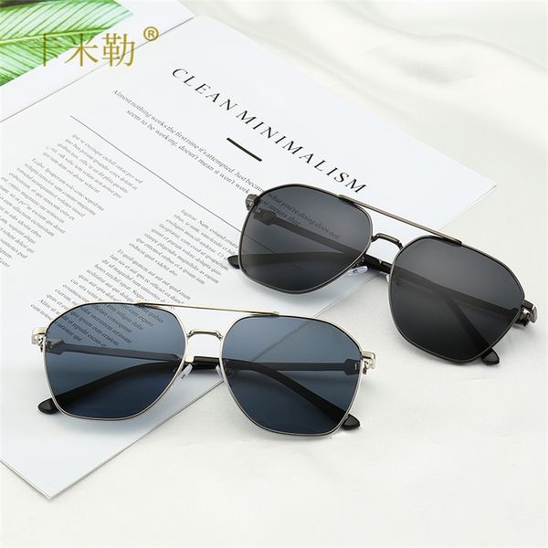new polarizing for men and women metal dazzling fashion sunglasses travel driving casual versatile 0129 kml-designer, White;black
new polarizing for men and women metal dazzling fashion sunglasses travel driving casual versatile 0129 kml-designer, White;black