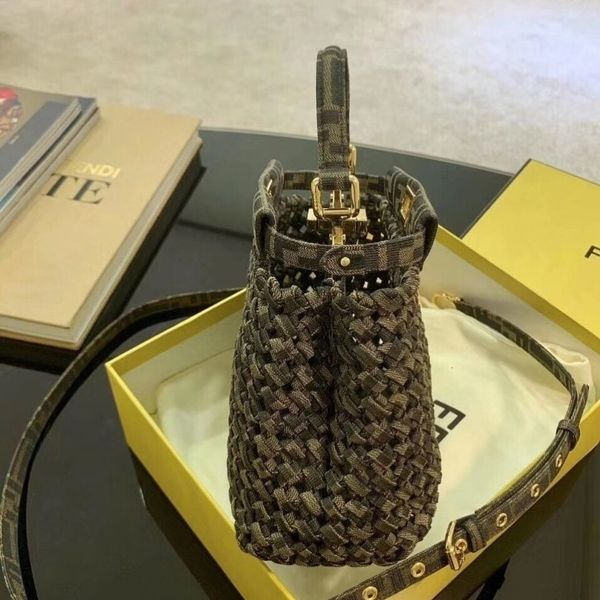 women luxurys designers the latest bag in autumn winter of 2021 star's one shoulder messenger hbag super versatile and
women luxurys designers the latest bag in autumn winter of 2021 star's one shoulder messenger hbag super versatile and