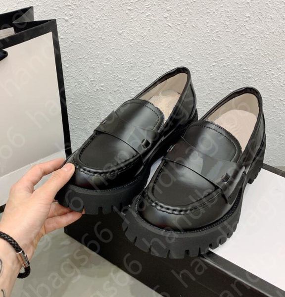 2021 casual shoes retro loafers heel embroidered gold thread big bee sheepskin lining rubber outsole light and comfortable, Black
2021 casual shoes retro loafers heel embroidered gold thread big bee sheepskin lining rubber outsole light and comfortable, Black