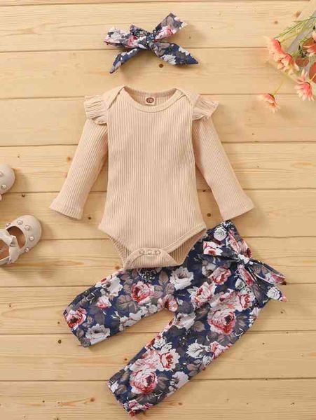 baby ruffle trim bodysuit & floral print sweatpants with headband she, White
baby ruffle trim bodysuit & floral print sweatpants with headband she, White