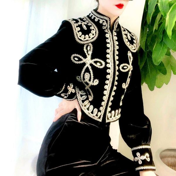 women's jackets good quality spring autumn women brand velvet coats luxury embroidery diamonds black feminina party outwear nz163, Black;brown
women's jackets good quality spring autumn women brand velvet coats luxury embroidery diamonds black feminina party outwear nz163, Black;brown
