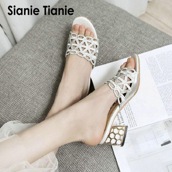 slippers sianie tianie 2021 summer open toe embroidery hallow cut woman slides thick med heels women mules big size 33-46, Black
slippers sianie tianie 2021 summer open toe embroidery hallow cut woman slides thick med heels women mules big size 33-46, Black