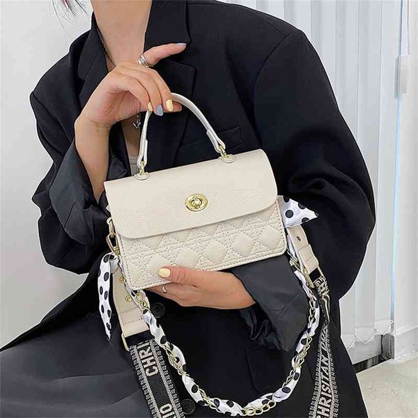 embroidered bag female autumn fashion handbag wide shoulder strap three-layer high-capacity single shoulder messenger bag 60% off wholesale
embroidered bag female autumn fashion handbag wide shoulder strap three-layer high-capacity single shoulder messenger bag 60% off wholesale