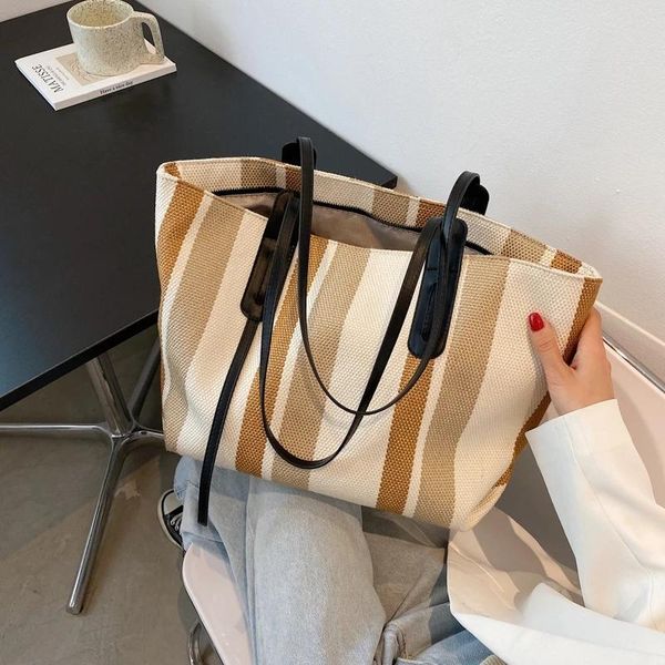 evening bags high capacity handbag for women 2021 fashion designer stripe travel canvas tote shoulder bag
evening bags high capacity handbag for women 2021 fashion designer stripe travel canvas tote shoulder bag