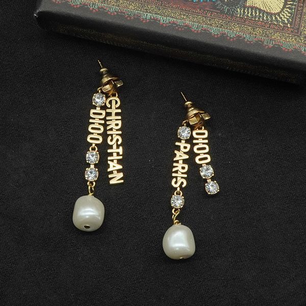 designer jewelry family fashion letter pearl pendant earrings red live broadcast with goods of the same type, Silver
designer jewelry family fashion letter pearl pendant earrings red live broadcast with goods of the same type, Silver