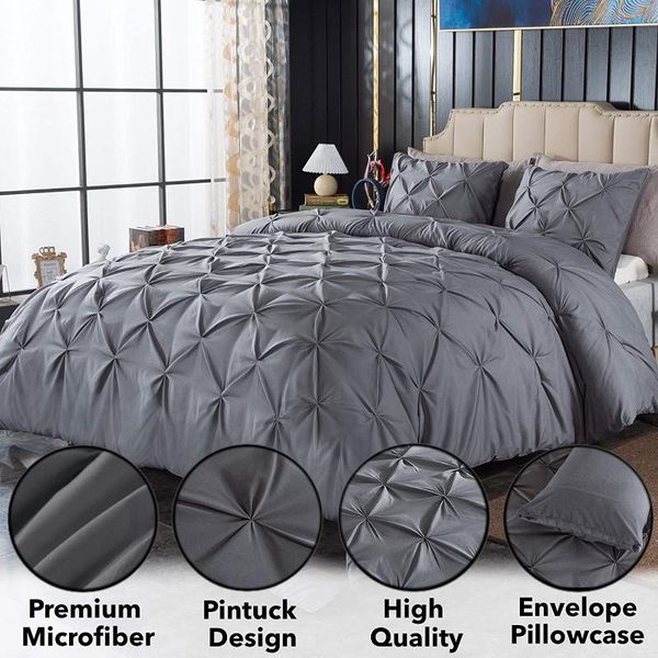 luxury bedding set solid color pinch pleat art work duvet cover with pillowcases white grey bed covers twin king size 3pcs sets
luxury bedding set solid color pinch pleat art work duvet cover with pillowcases white grey bed covers twin king size 3pcs sets