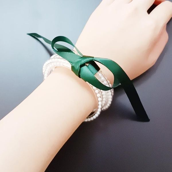 bangle 5pcs / set jelly girls bangles bracelets bead filled silicone bowknot for women jewelry, Black
bangle 5pcs / set jelly girls bangles bracelets bead filled silicone bowknot for women jewelry, Black
