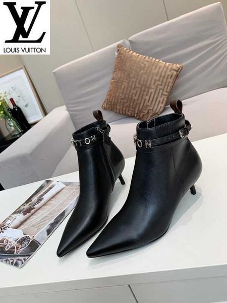 pumps slippers designer sneakers sandals luxury mules slides women loafers ballerinas high dress shoes heels br3n, Black;white
pumps slippers designer sneakers sandals luxury mules slides women loafers ballerinas high dress shoes heels br3n, Black;white