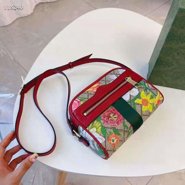 designer women's one shoulder retro camera bag size 17cm gift box packaging 
designer women's one shoulder retro camera bag size 17cm gift box packaging