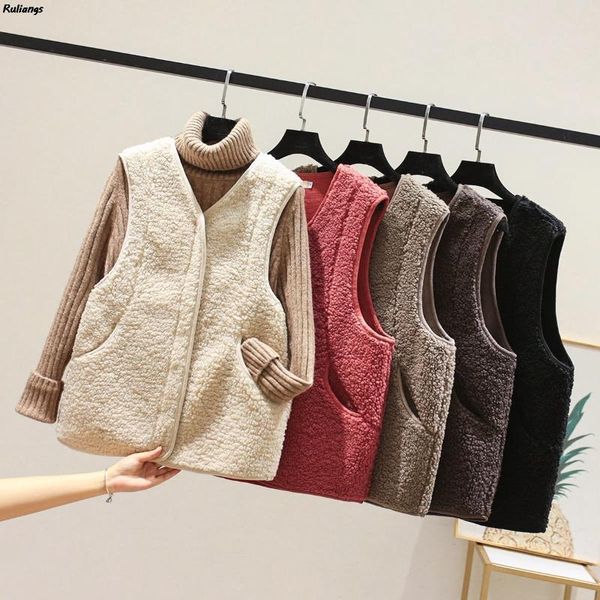 lamb plush vest women's clothes 2021 winter short korean version of the fur loose waistcoat women jacket vests, Black;white
lamb plush vest women's clothes 2021 winter short korean version of the fur loose waistcoat women jacket vests, Black;white