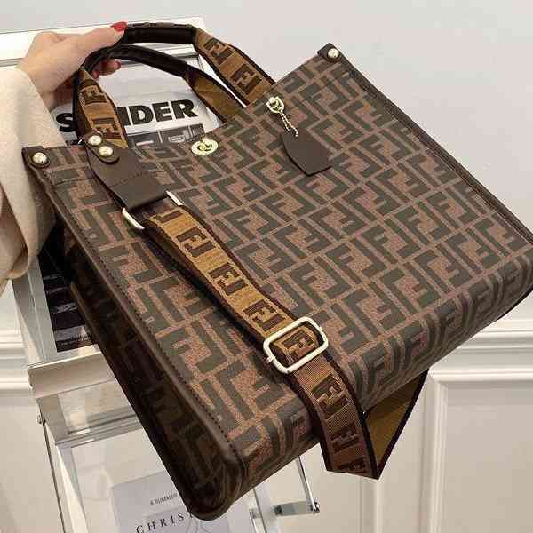 2022 factory outlet online luxury handbags this year's popular small super girl bag spring and summer new trendy foreign style high-cap
2022 factory outlet online luxury handbags this year's popular small super girl bag spring and summer new trendy foreign style high-cap