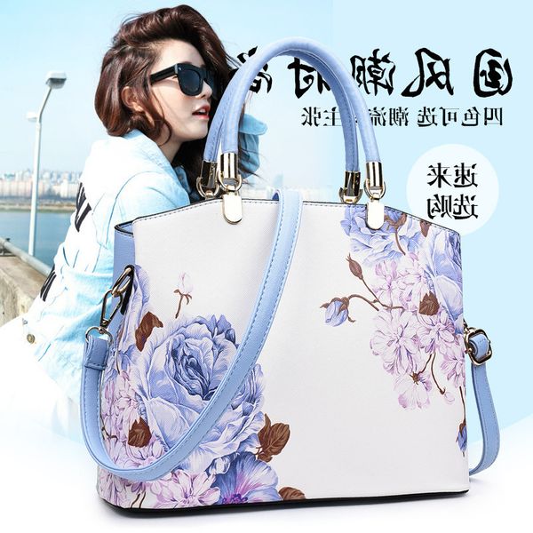 2018 four seasons new fashion one shoulder handbag printed women's personalized chinese national style diana
2018 four seasons new fashion one shoulder handbag printed women's personalized chinese national style diana