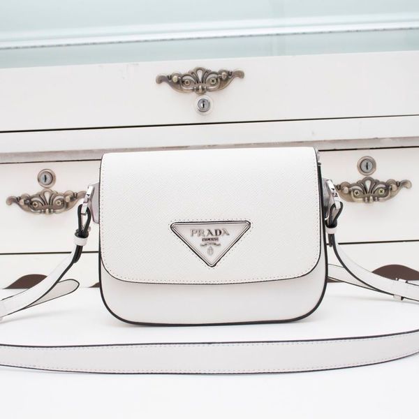 light luxury 2021 new bag women's fashion retro versatile one shoulder classic saddle bag with young vitality luxurys designers bagsysj
light luxury 2021 new bag women's fashion retro versatile one shoulder classic saddle bag with young vitality luxurys designers bagsysj