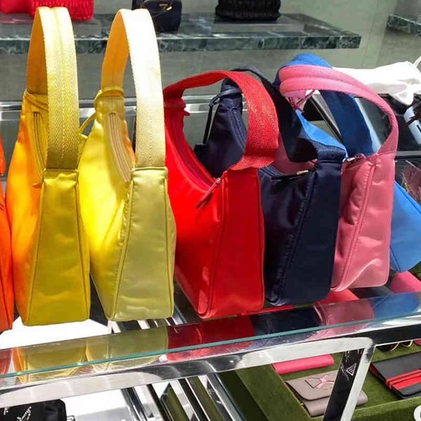 2021 women's handbag nylon leather single shoulder bag digner luxury handbag fashion is also under the bag new 2000 handhold bag
2021 women's handbag nylon leather single shoulder bag digner luxury handbag fashion is also under the bag new 2000 handhold bag