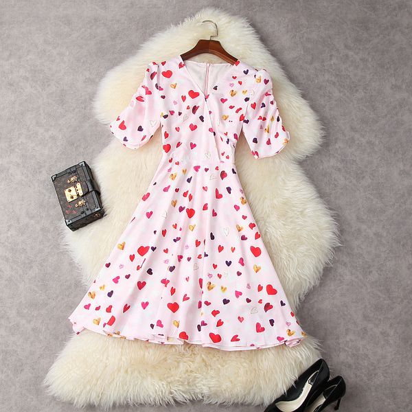 european and american women's wear for summer 2021 short sleeve v-neck hearts printed fashion pink black dress, Black;gray
european and american women's wear for summer 2021 short sleeve v-neck hearts printed fashion pink black dress, Black;gray