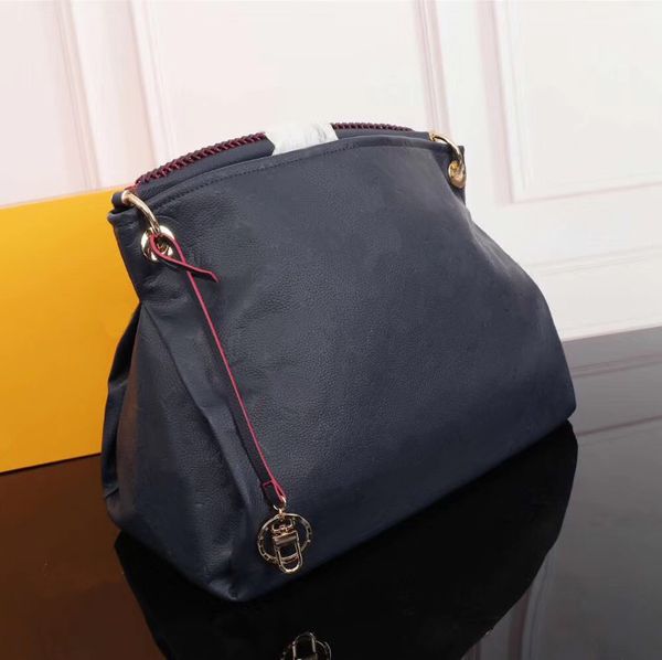artsy luxury designer women bags female handbags shoulder messenger woven brand handbag lady shopping bag check discoloration leather coin p
artsy luxury designer women bags female handbags shoulder messenger woven brand handbag lady shopping bag check discoloration leather coin p