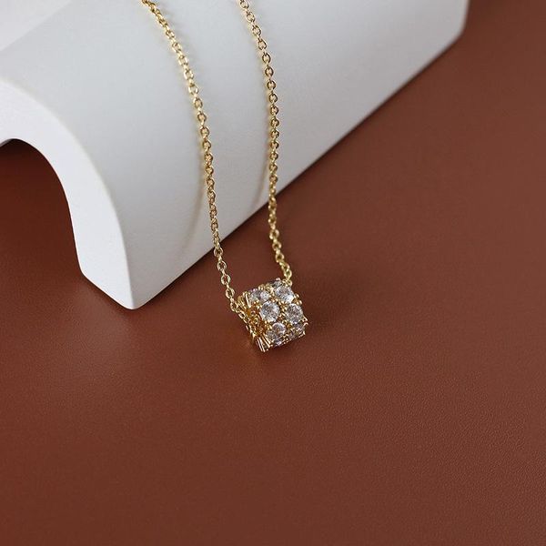 pendant necklaces light luxury temperament korean ladies small waist necklace niche design sense of diamond-studded clavicle chain fashion, Silver
pendant necklaces light luxury temperament korean ladies small waist necklace niche design sense of diamond-studded clavicle chain fashion, Silver