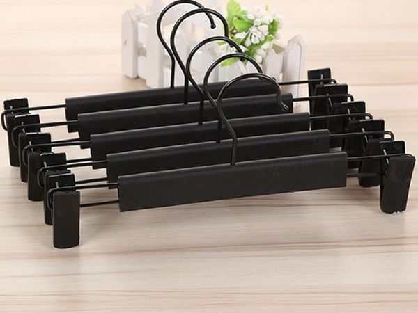 hangers & racks 100pcs plastic black clothes rack for underwear skirt pants and so on
hangers & racks 100pcs plastic black clothes rack for underwear skirt pants and so on