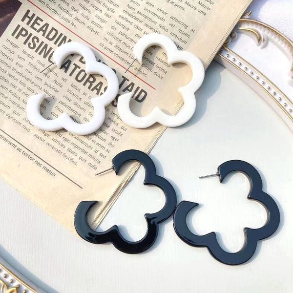 stud temperament fashion 2021 french elegant flower butterfly black and white hollow resin acrylic girl earrings, Golden;silver
stud temperament fashion 2021 french elegant flower butterfly black and white hollow resin acrylic girl earrings, Golden;silver