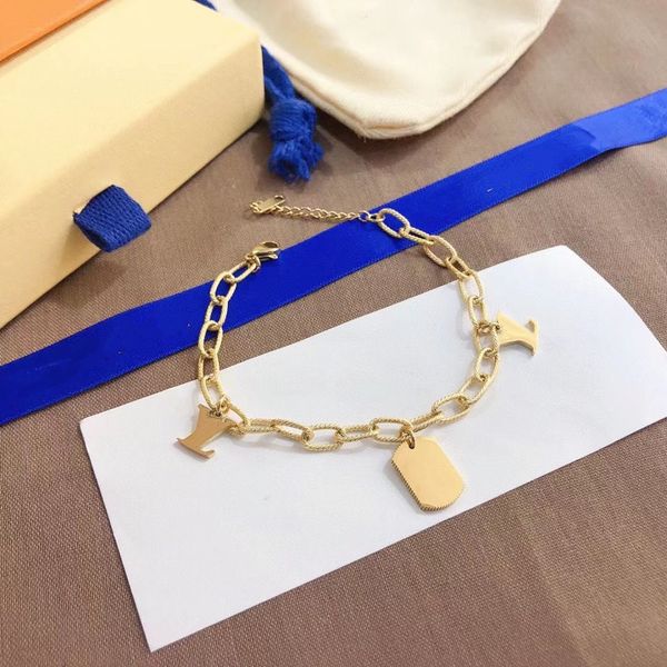 luxury designer bracelet four leaf clover charm bracelets elegant fashion chain women girls couple holiday birthday party gifts chains, Golden;silver
luxury designer bracelet four leaf clover charm bracelets elegant fashion chain women girls couple holiday birthday party gifts chains, Golden;silver