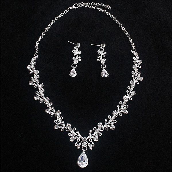 earrings & necklace luxury silver color teardrop zircon crystal leaf irregular bride set wedding bridal jewelry sets for women sl
earrings & necklace luxury silver color teardrop zircon crystal leaf irregular bride set wedding bridal jewelry sets for women sl