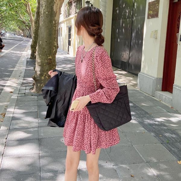 casual dresses long sleeve floral dress women's spring and autumn 2021 french net red short, Black;gray
casual dresses long sleeve floral dress women's spring and autumn 2021 french net red short, Black;gray
