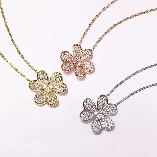 pendant necklaces fashion necklace sweet personality exquisite three-leaf flower inlaid natural stone jewel jewelry to send gifts for 2021, Silver
pendant necklaces fashion necklace sweet personality exquisite three-leaf flower inlaid natural stone jewel jewelry to send gifts for 2021, Silver