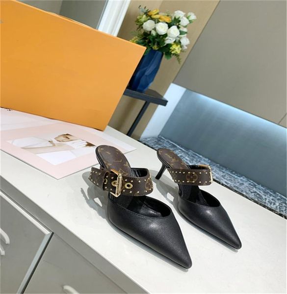 ladies in 2021 muller high-heeled sandals with pointed toes and feminine kitten heels, heel height 5.5 cm, Black
ladies in 2021 muller high-heeled sandals with pointed toes and feminine kitten heels, heel height 5.5 cm, Black