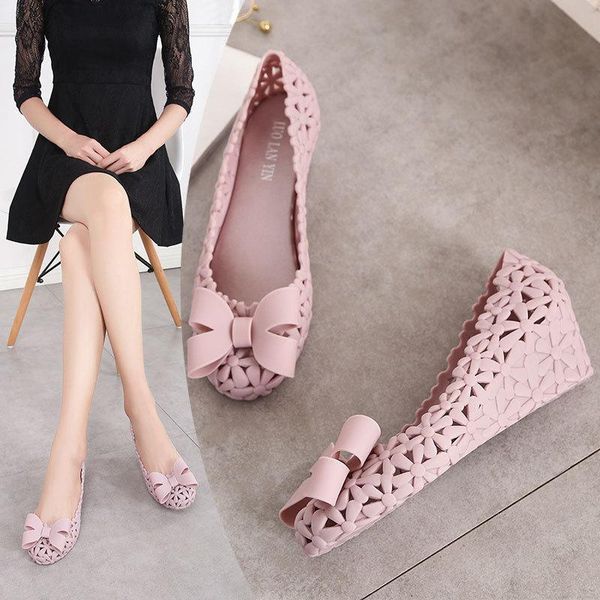 sandals style 2022 fashion thick-soled korean summer jelly shoes breathable wedge heel rubber, Black
sandals style 2022 fashion thick-soled korean summer jelly shoes breathable wedge heel rubber, Black