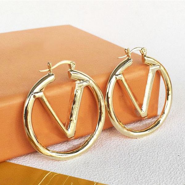 fashion luxury earring have stamp studs for women 925 silver needle party gift, Golden;silver
fashion luxury earring have stamp studs for women 925 silver needle party gift, Golden;silver