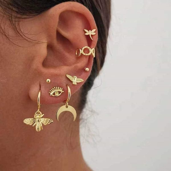 8 pieces of fashionable bee ring earrings metal simple angel eye earrings, Black
8 pieces of fashionable bee ring earrings metal simple angel eye earrings, Black